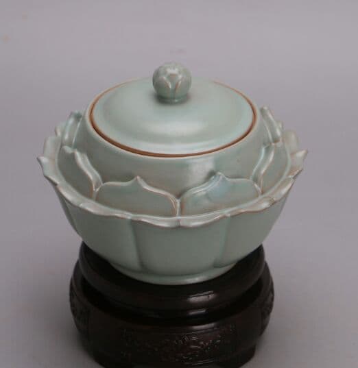 北宋の汝窯青釉の蓮華蓋缶は宋代の清涼寺御製の骨董品を模している