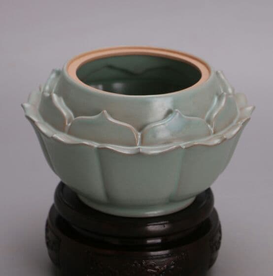 北宋の汝窯青釉の蓮華蓋缶は宋代の清涼寺御製の骨董品を模している