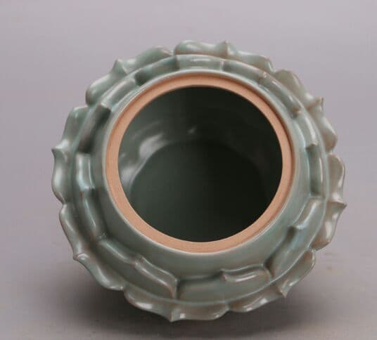 北宋の汝窯青釉の蓮華蓋缶は宋代の清涼寺御製の骨董品を模している