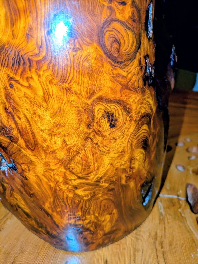 屋久杉　飾り壺