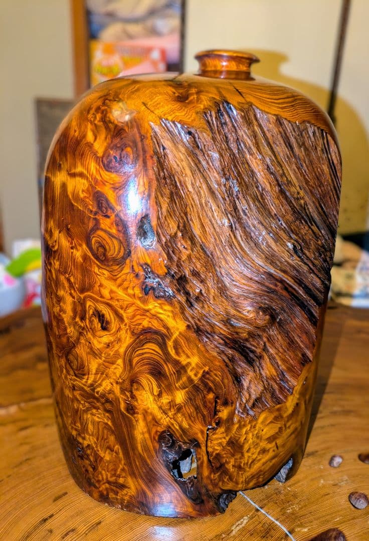 屋久杉　飾り壺
