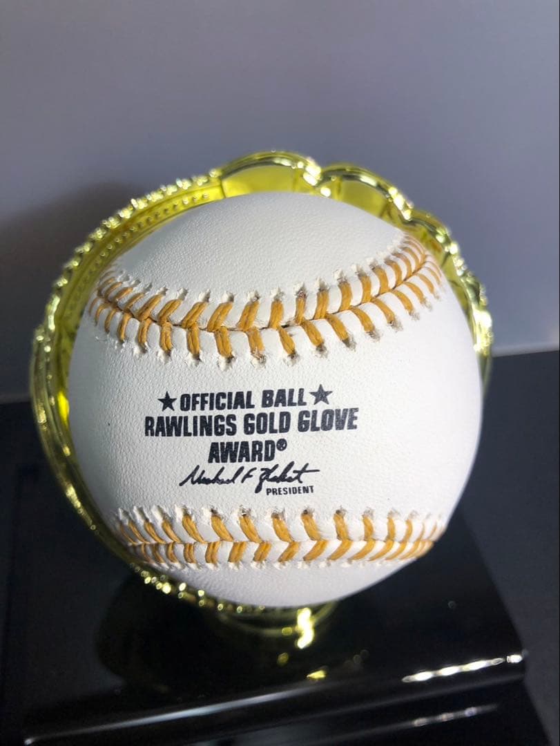 【イチロー 直筆サインボール】ボールケース、球団殿堂入り記念ボブルヘッド、セット