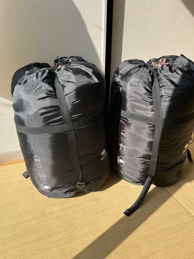 Bears Rock 寝袋　封筒型とマミー型