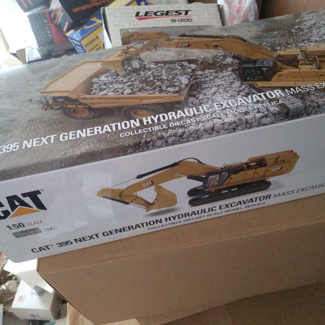 模型製作用品 CAT 395 NEXT GENERATION EXCAVATOR 85959
