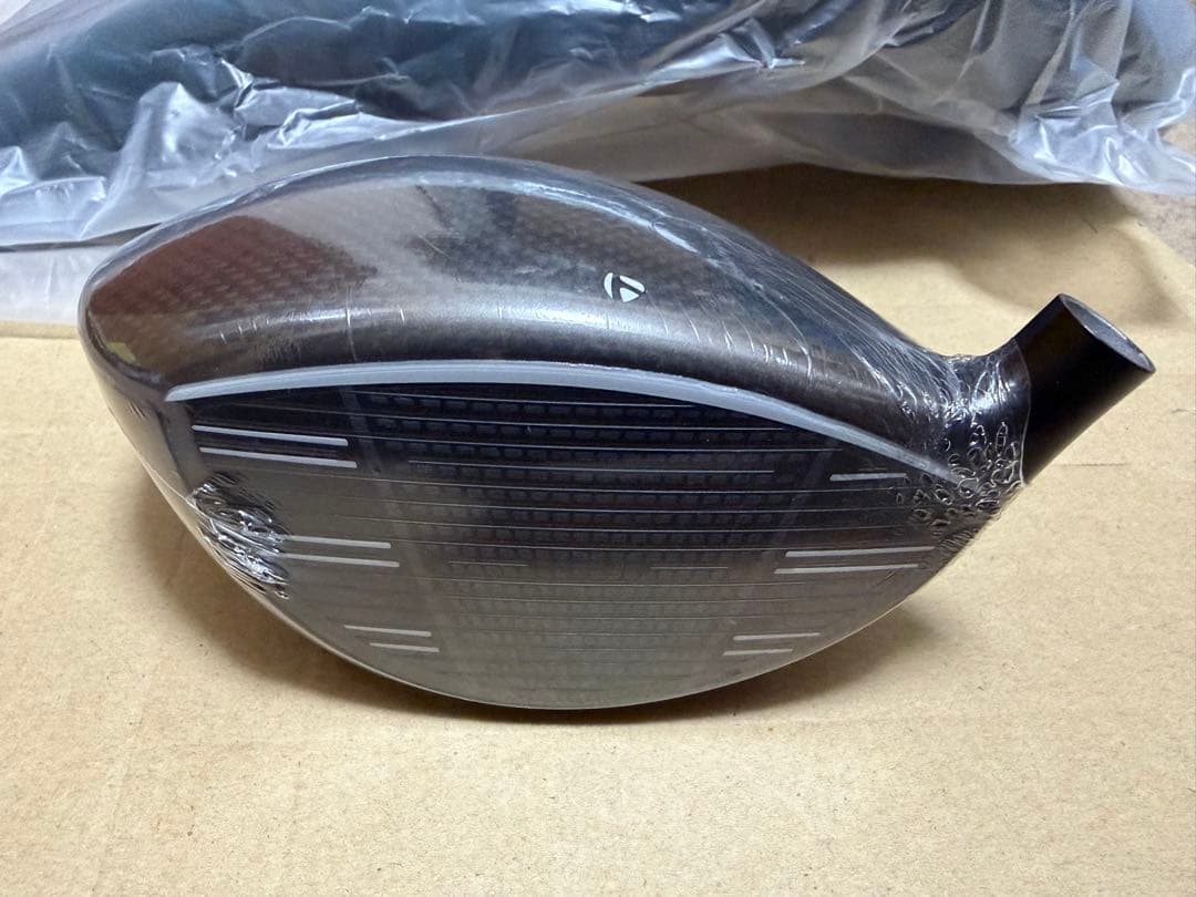 新品未使用　テーラーメイド最新ドライバー　Qi4D MAX 10.5° ヘッド