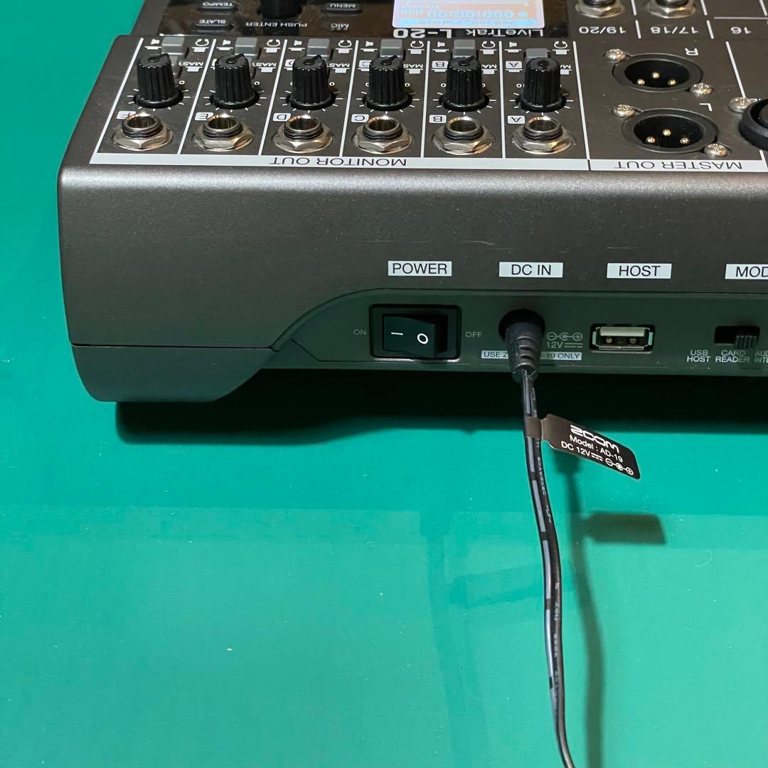 ZOOM LiveTrak L-20 オーディオインターフェイス/ミキサー