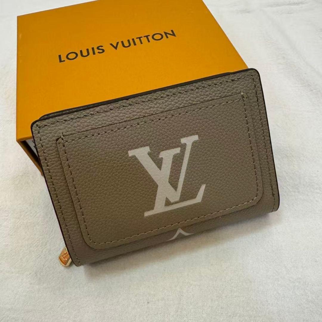 期間限定価格 二つ折り財布 カーキ色