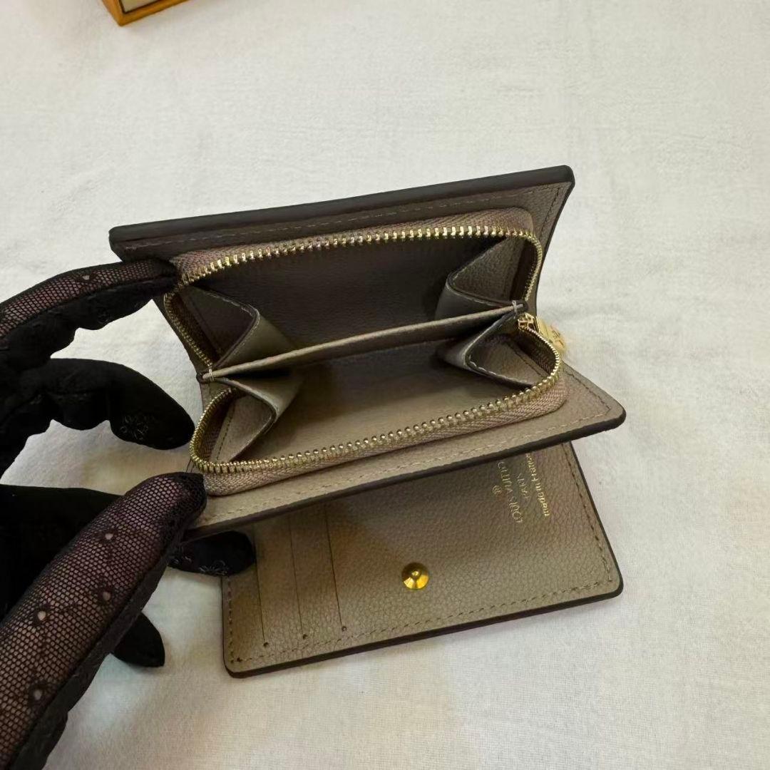 期間限定価格 二つ折り財布 カーキ色