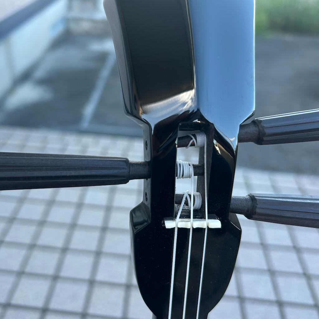 沖縄　三線　知念大工　ちねんでーく　カミゲン　黒木　本皮一枚張り　伝統工芸士製作