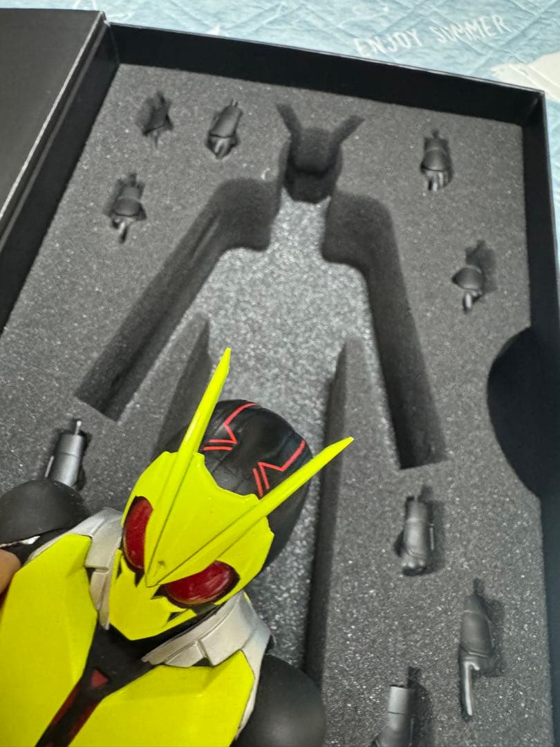 仮面ライダーゼロワン ライジングホッパー フィギュアセット　rah