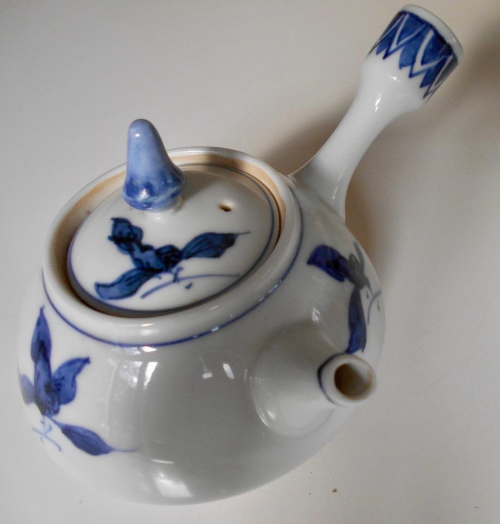 シャープな煎茶急須！長鳳作 白磁に染付 蘭紋 煎茶道 急須 工芸品