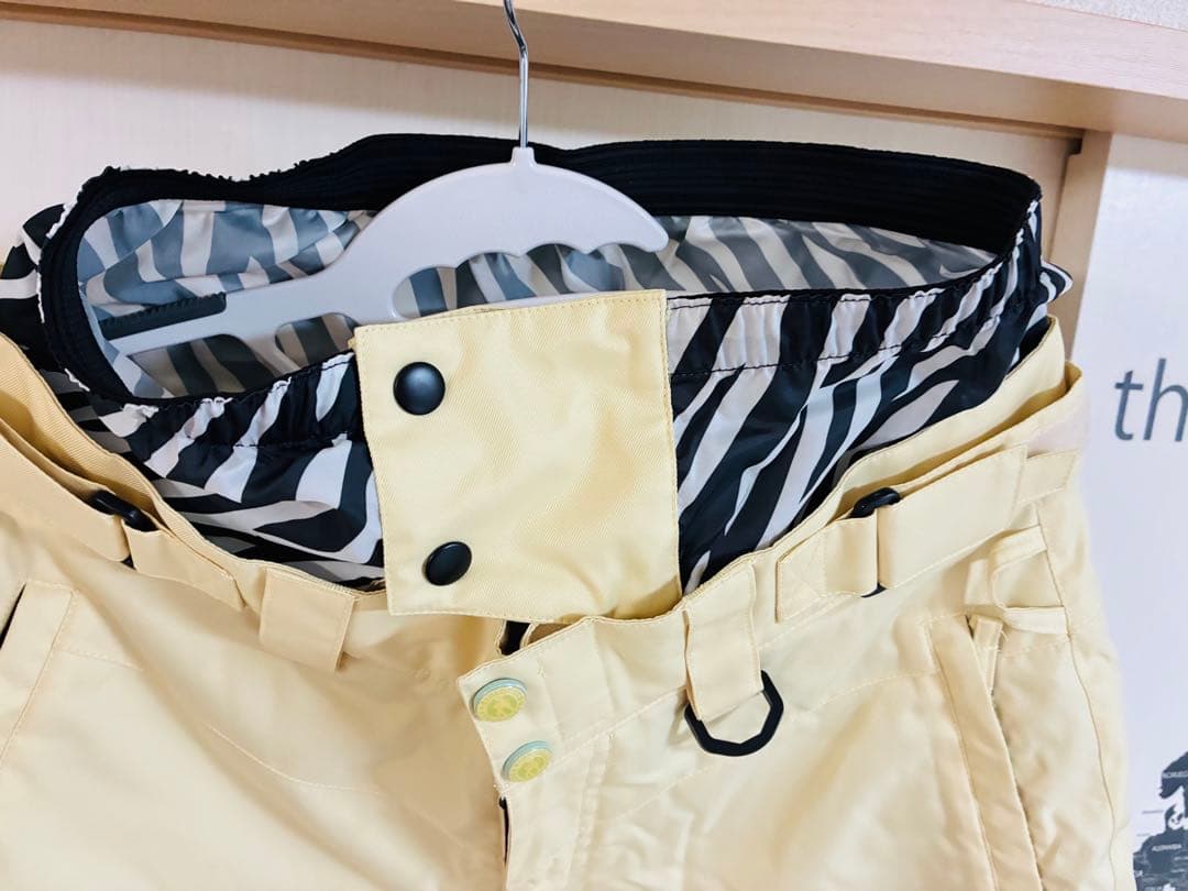 美品 スノーボードウェア レディース Sサイズ 上下セット