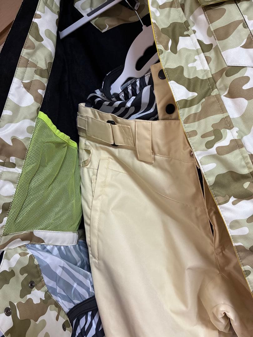 美品 スノーボードウェア レディース Sサイズ 上下セット