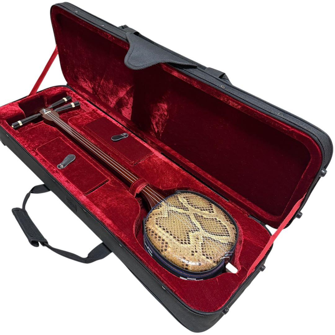 新城慎幸作 三線 紅木棹 本蛇皮強化張り 保証書付 ハードケース付 沖縄三線