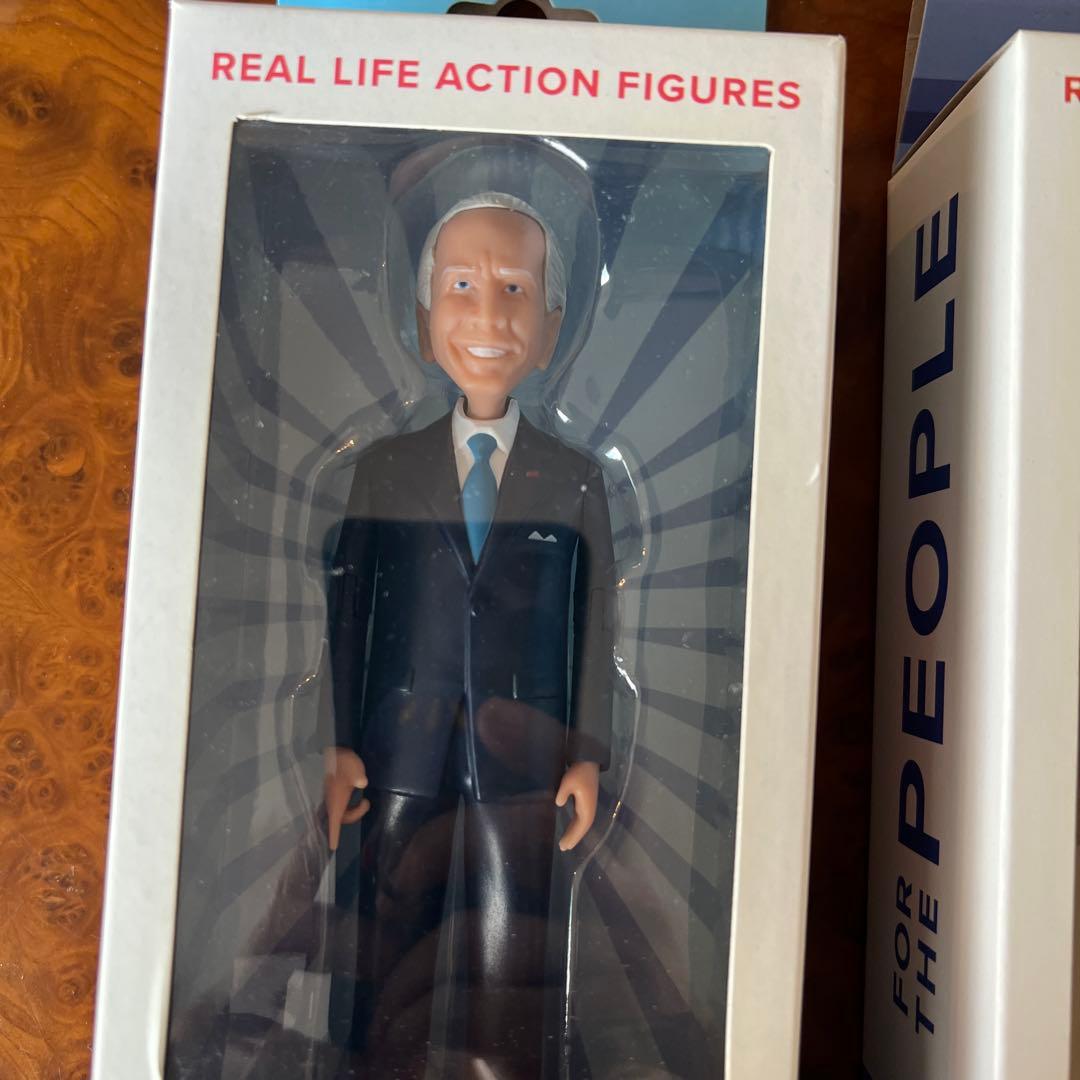 BIDEN & KAMALA リアルライフアクションフィギュアセット
