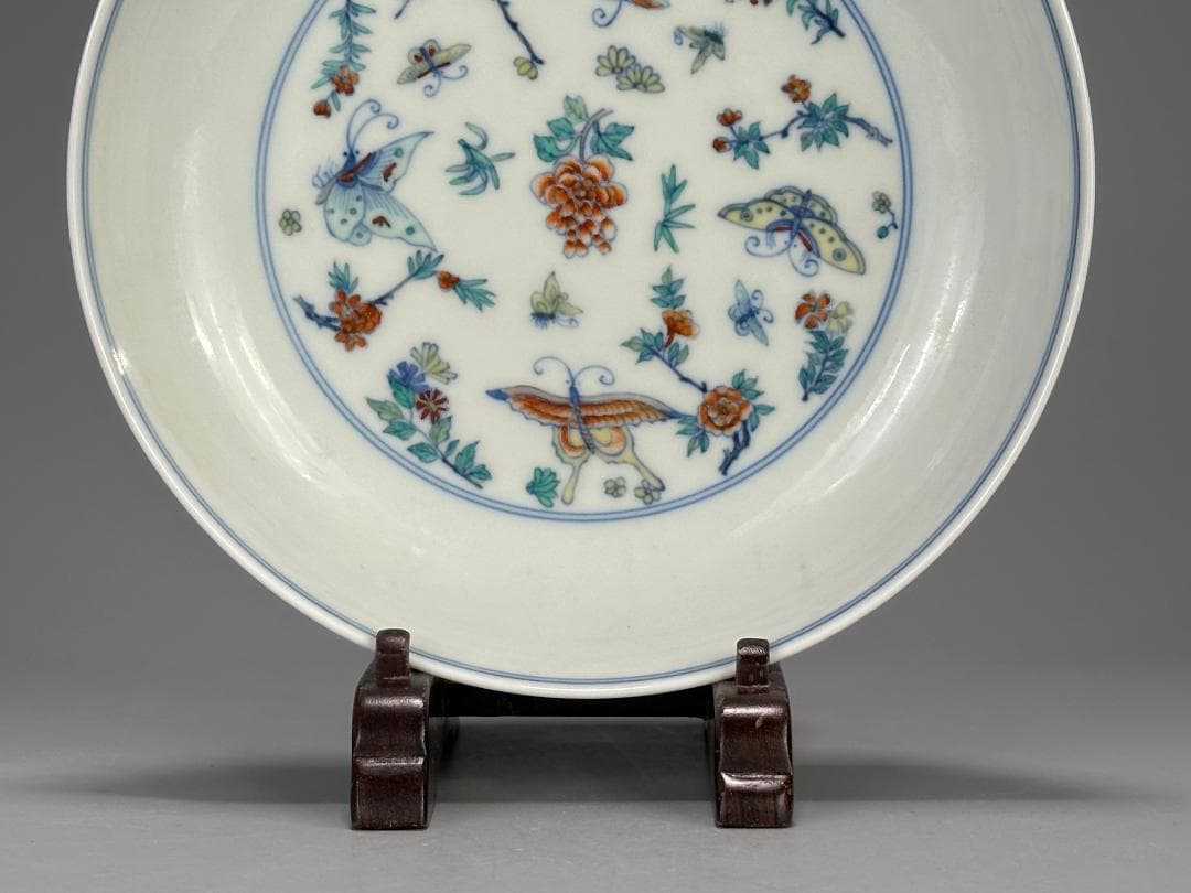 大清雍正年製　款　斗彩　豆彩　胡蝶花卉文　皿　盤　唐物