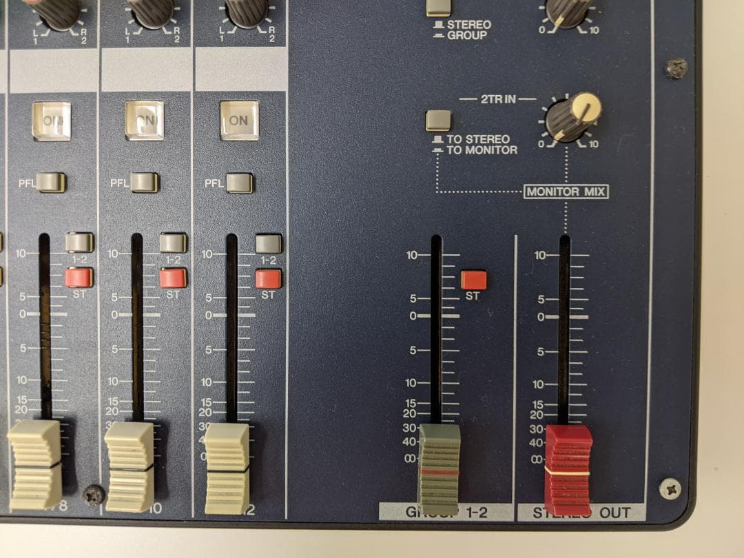 YAMAHA ヤマハ MG124C ミキシングコンソール アナログミキサー