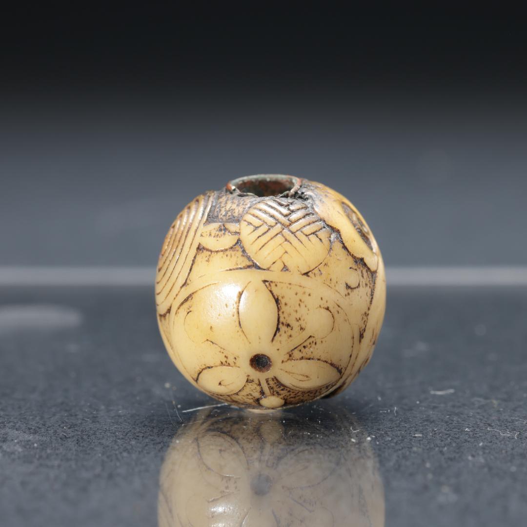 緒締め玉　七宝文　渦　鹿角　骨董　胴乱　印籠　R1446