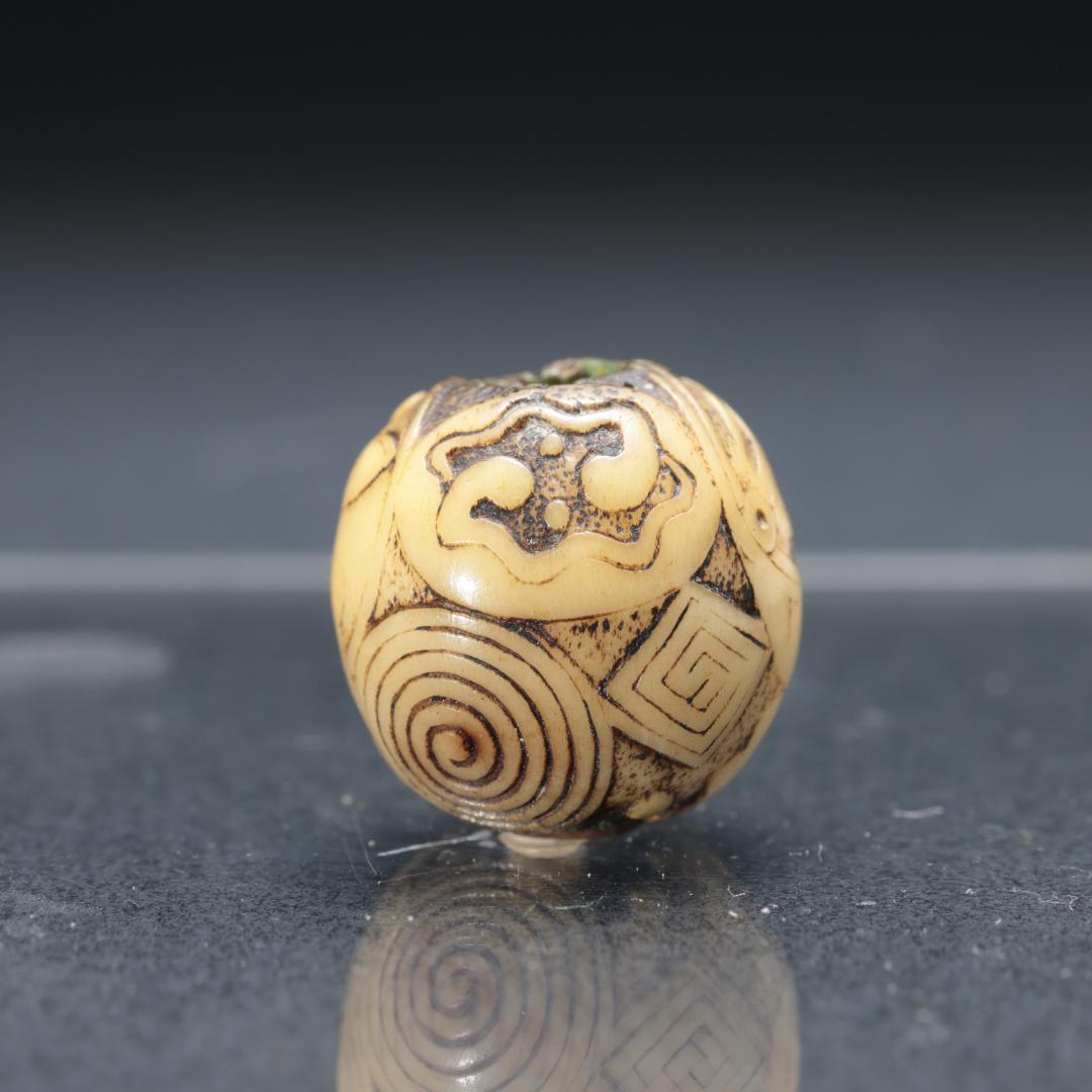 緒締め玉　七宝文　渦　鹿角　骨董　胴乱　印籠　R1446