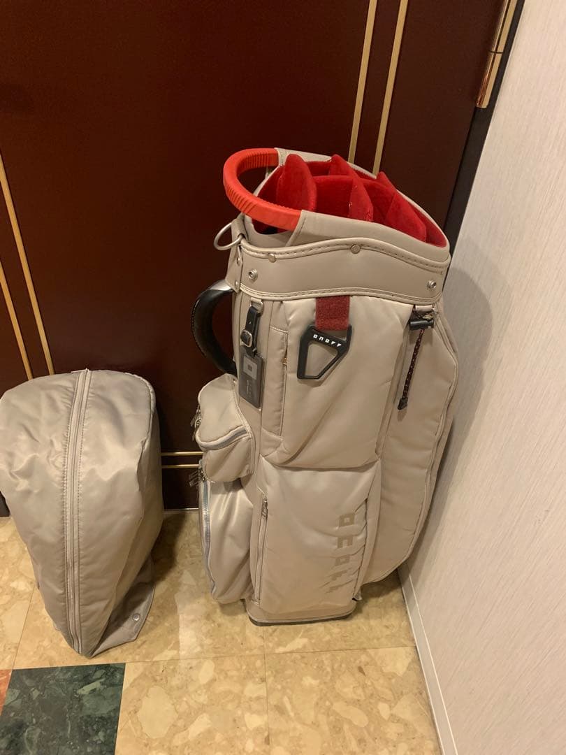 m*i様 美品　ONOFF キャディバッグ OB0424 　　　　　　値引き可能