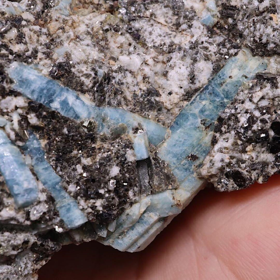 自主採掘！アクアマリン カリフォルニア産224g　AQ206 鉱物　原石　天然石