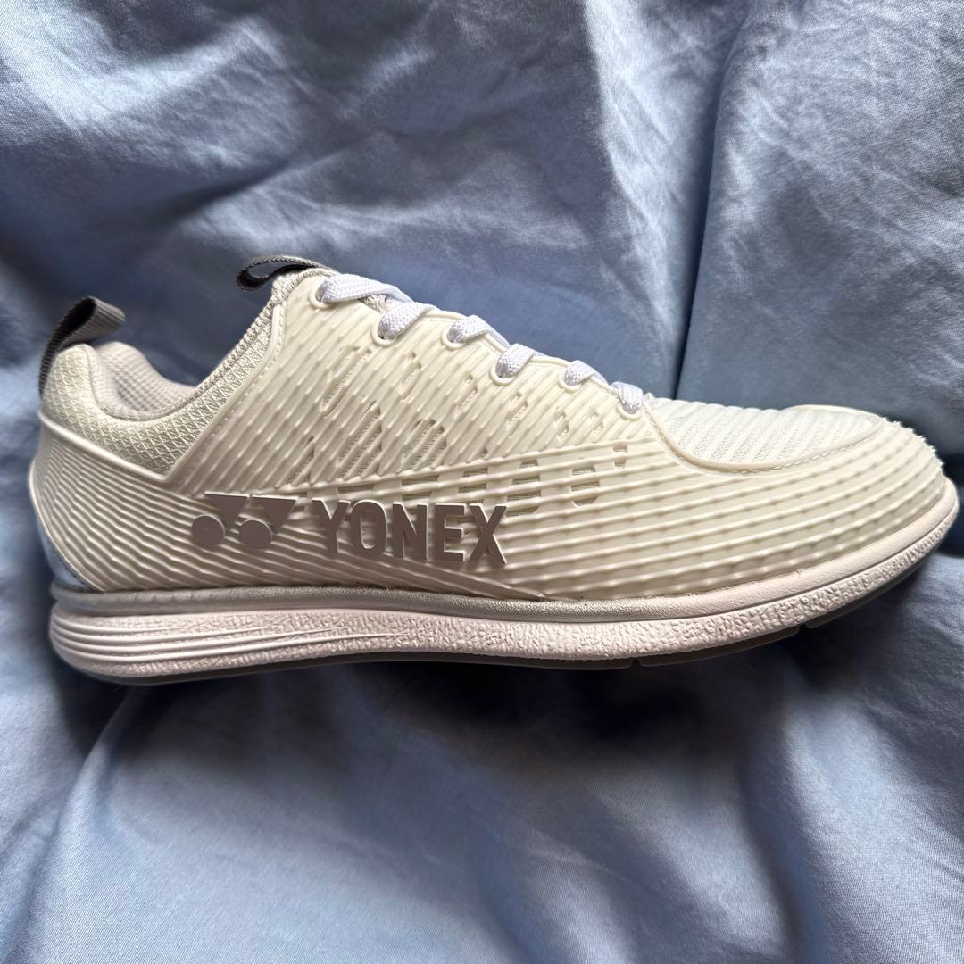 【新品未使用】YONEX スポーツシューズ ホワイト