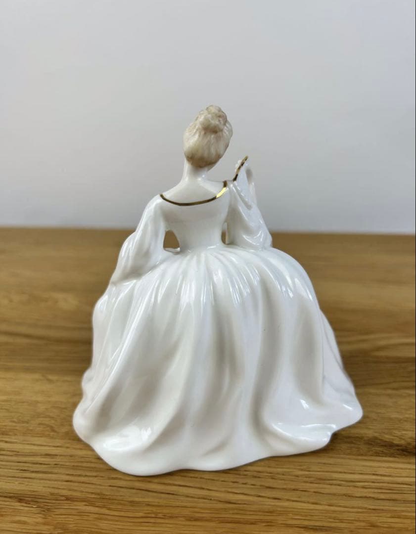 コールポート　フィギュリン「Samantha サマンサ」ハンドモデル&デコレート