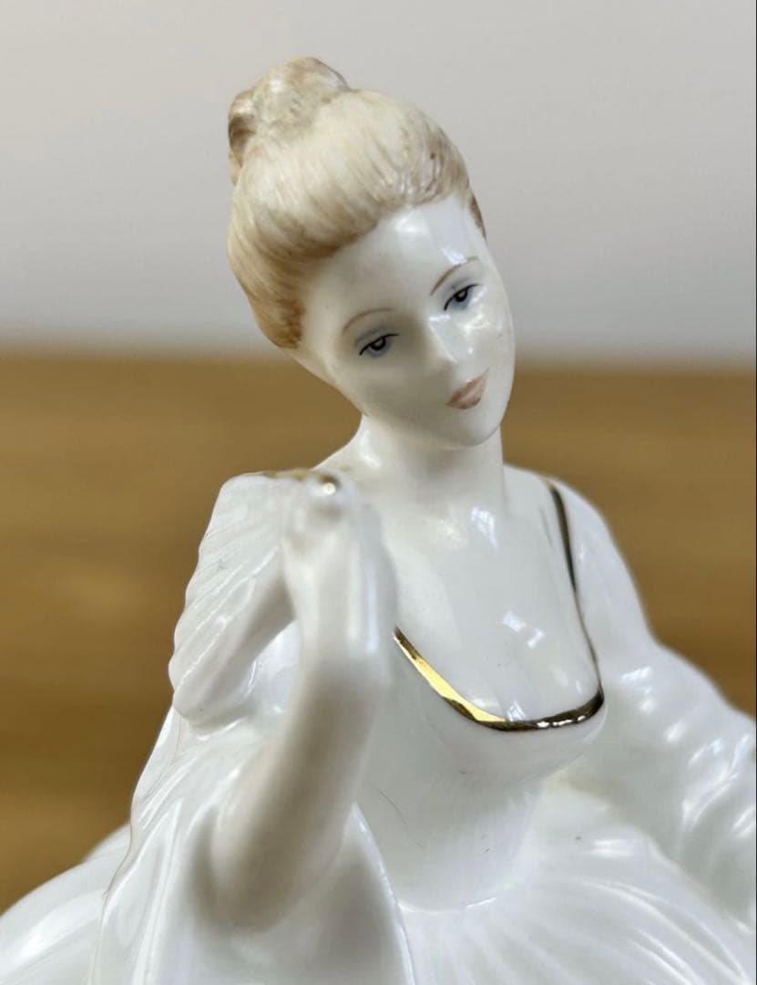 コールポート　フィギュリン「Samantha サマンサ」ハンドモデル&デコレート