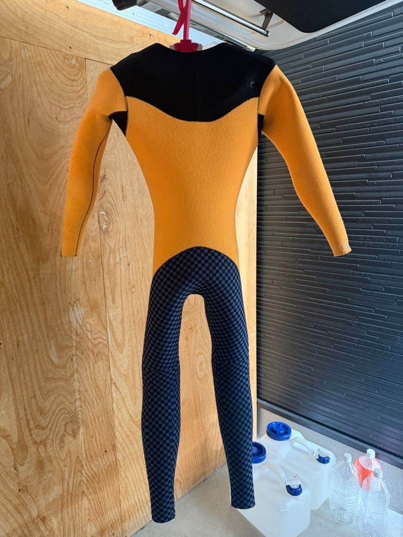 ハイネック仕様カーブチェストジップ 5x3mm　起毛セミドライ　既製Mサイズ