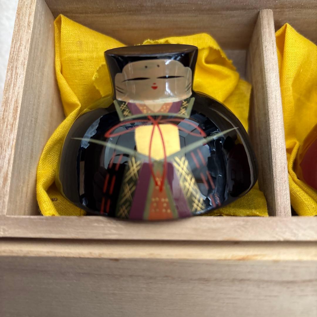 漆器の伝統的な内裏雛木盃