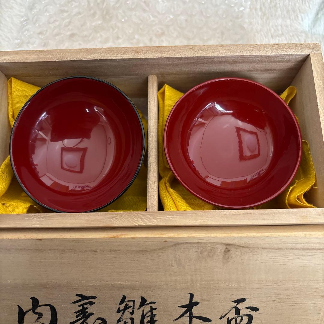 漆器の伝統的な内裏雛木盃