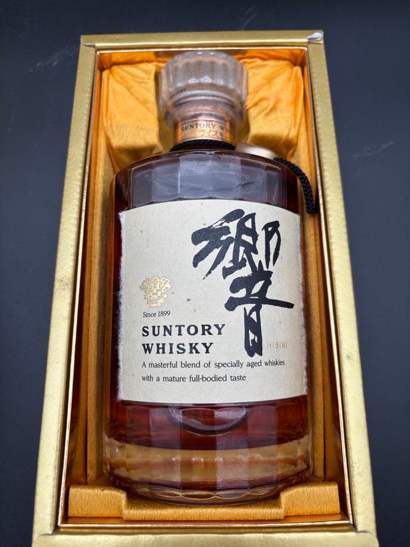 Suntory Hibiki 700ml ギフトボックス入り