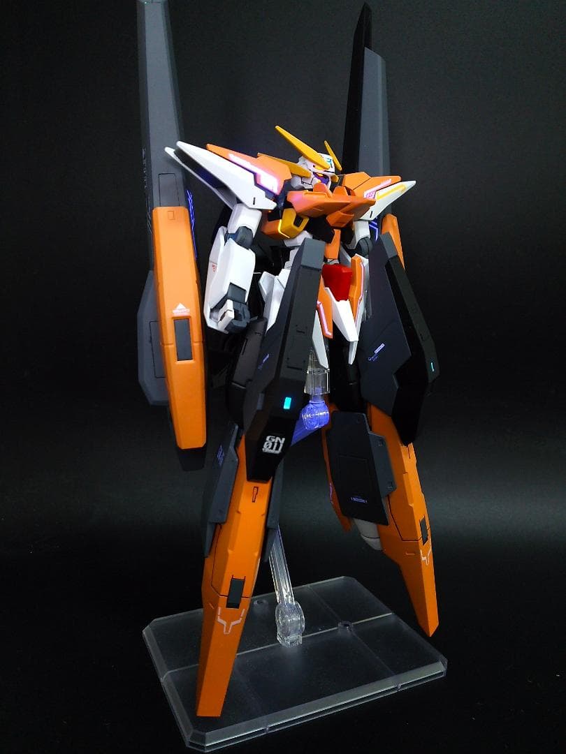 HG ガンダムサバーニャ 最終決戦仕様 ＆ ガンダムハルート 最終決戦仕様