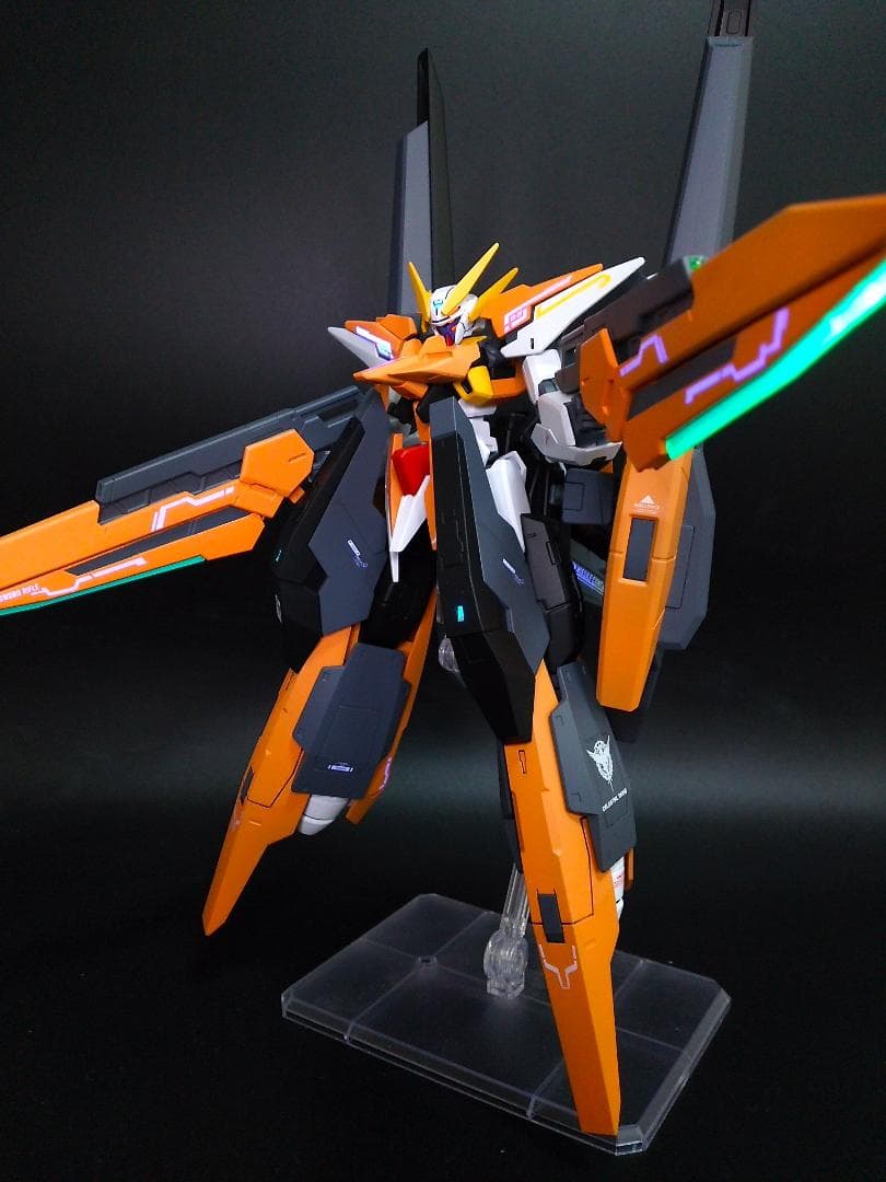 HG ガンダムサバーニャ 最終決戦仕様 ＆ ガンダムハルート 最終決戦仕様