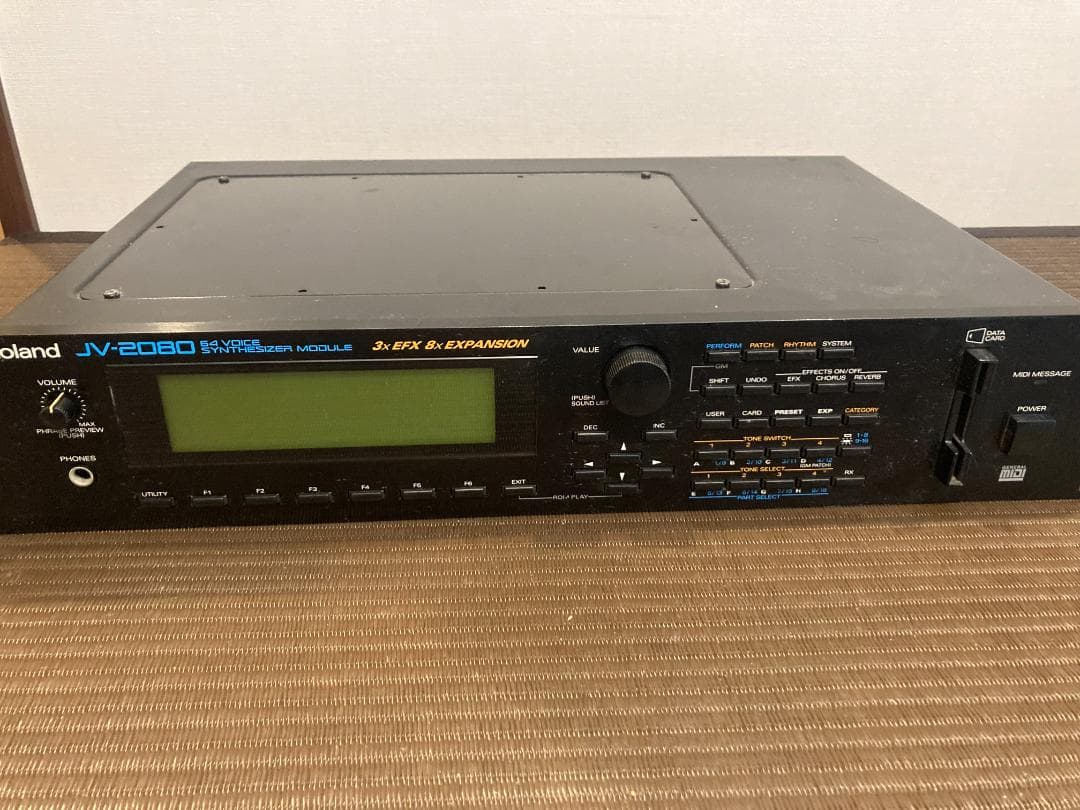 Roland JV-2080 拡張音源4枚搭載 2Uラックケース付