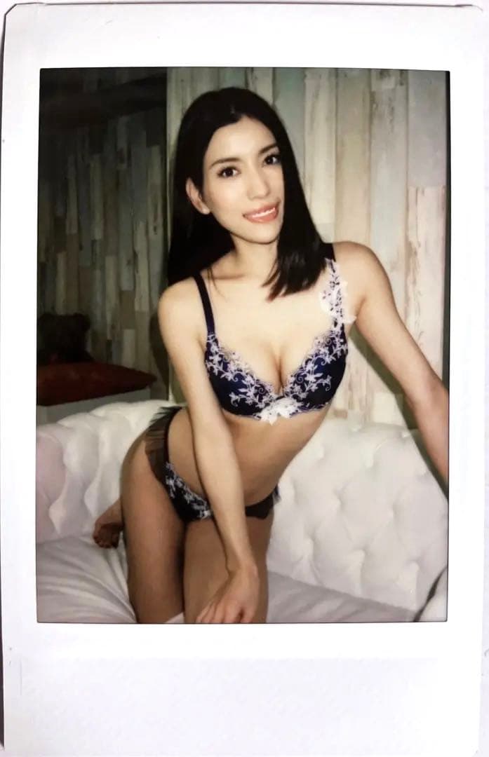 芦名ユリア チェキ 水着 下着 ムーディーズ プレステージ S1 特典