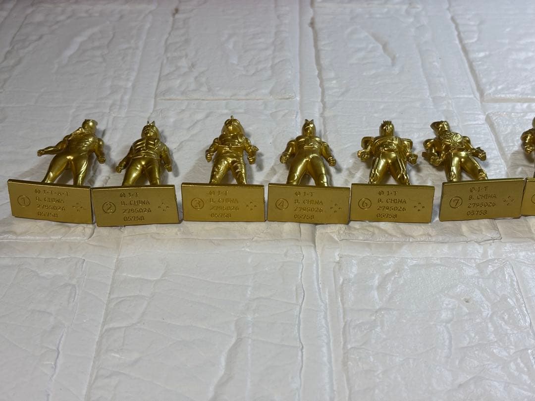 仮面ライダーゼッツ フィギュア付きチョコスナック　12種金色ver +オマケ付