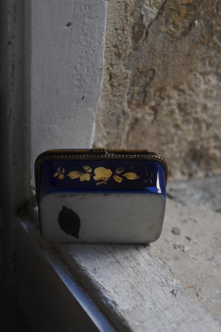 逸品ナポレオン　リモージュLimoges Castel　アンティーク　ピルケース