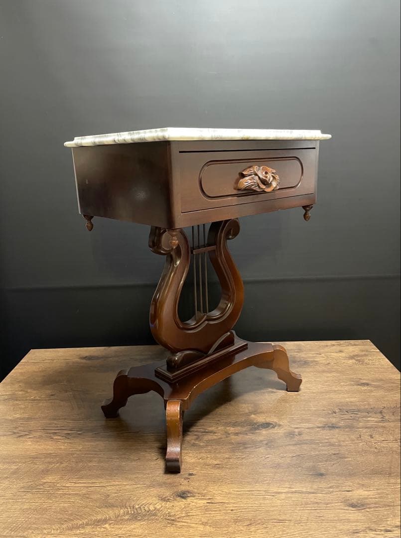 イタリア製　大理石　ハープ　サイドテーブル