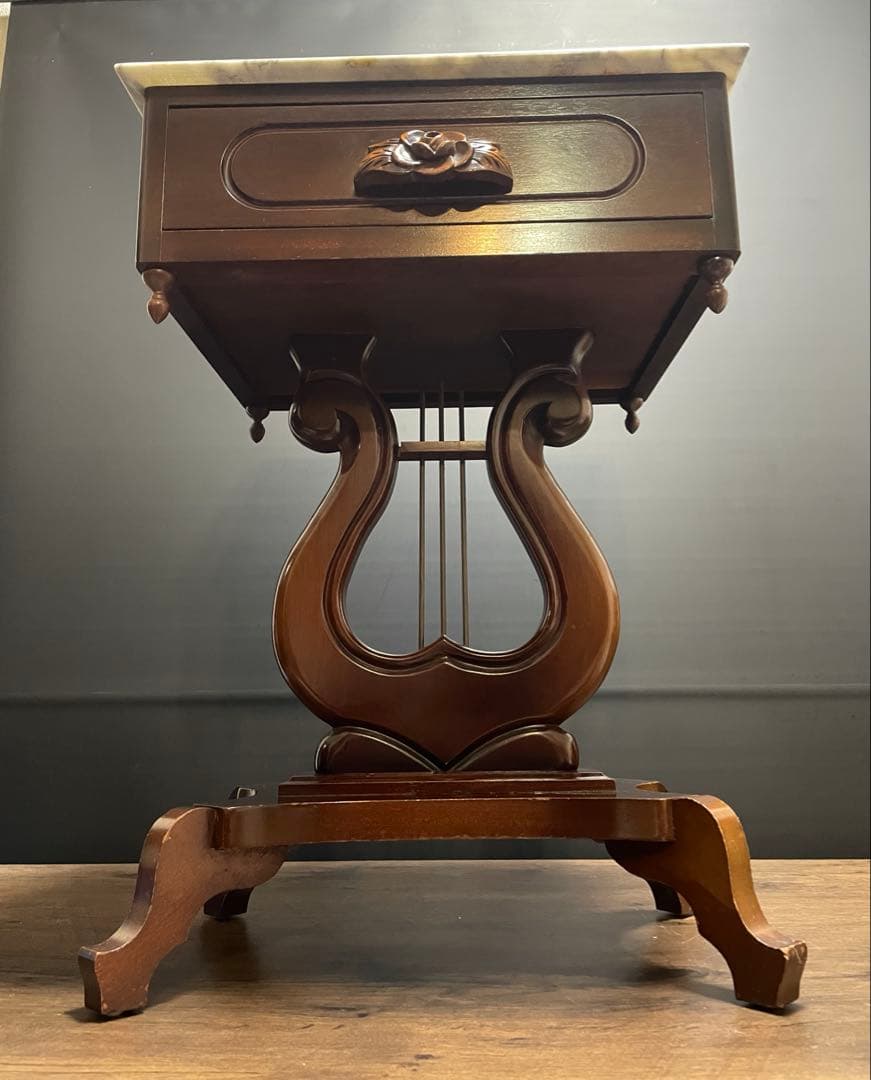 イタリア製　大理石　ハープ　サイドテーブル