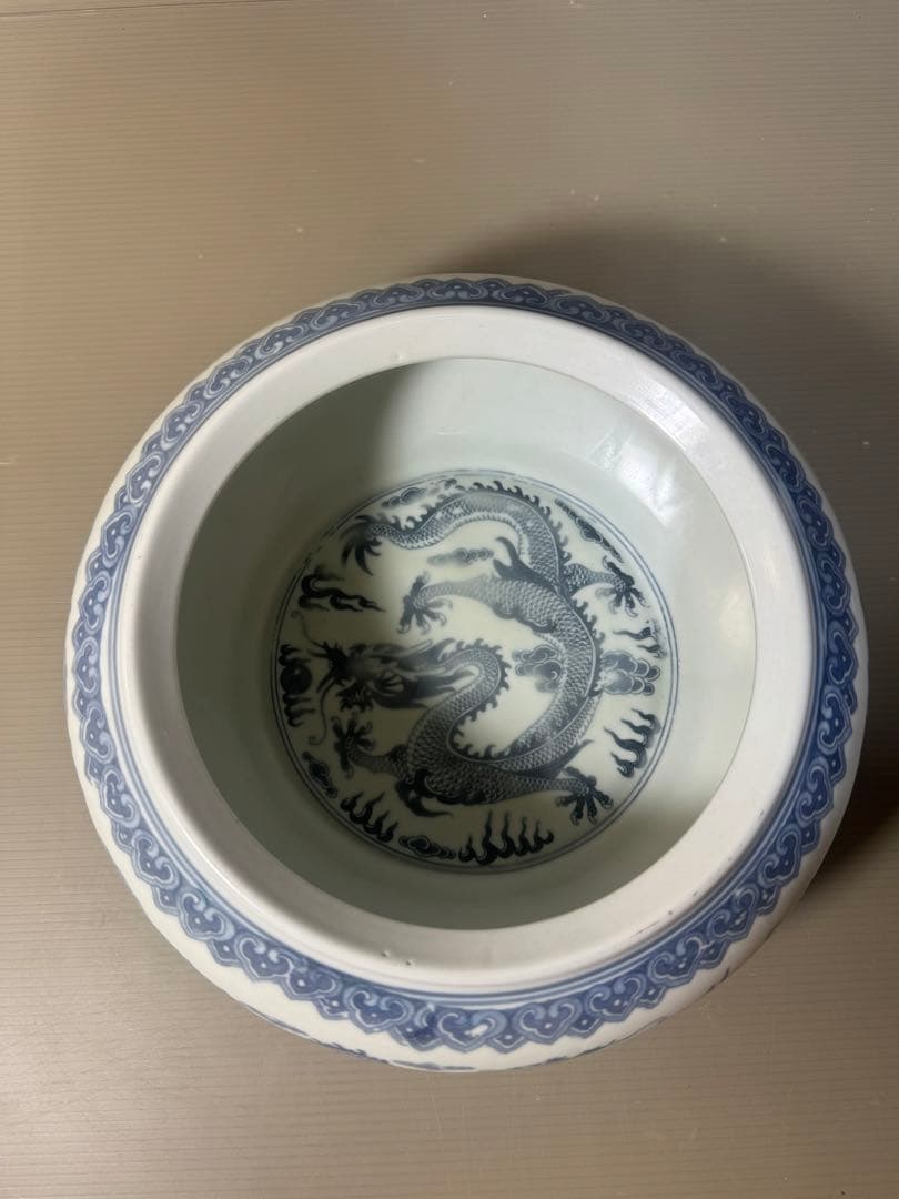 2431 中国美術 乾隆年製銘 染付龍図文陶鉢 時代物