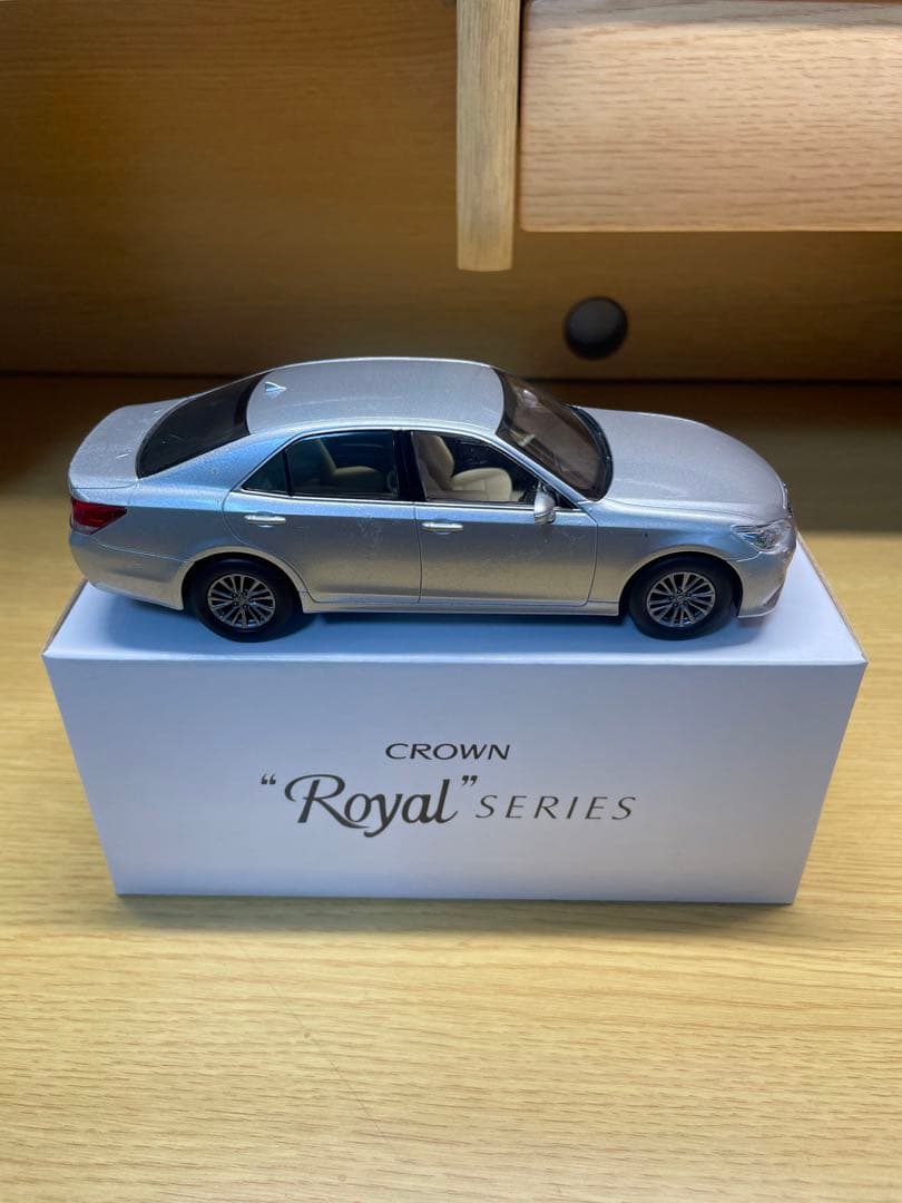 トヨタ クラウン 非売品ミニカー カラーサンプル
