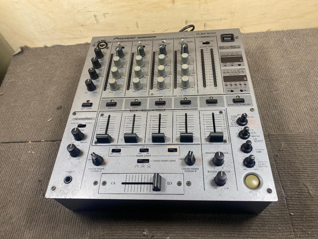 17 Pioneer DJM-600 DJミキサー