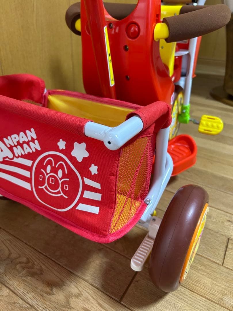 【値下げ・美品】アンパンマン・三輪車