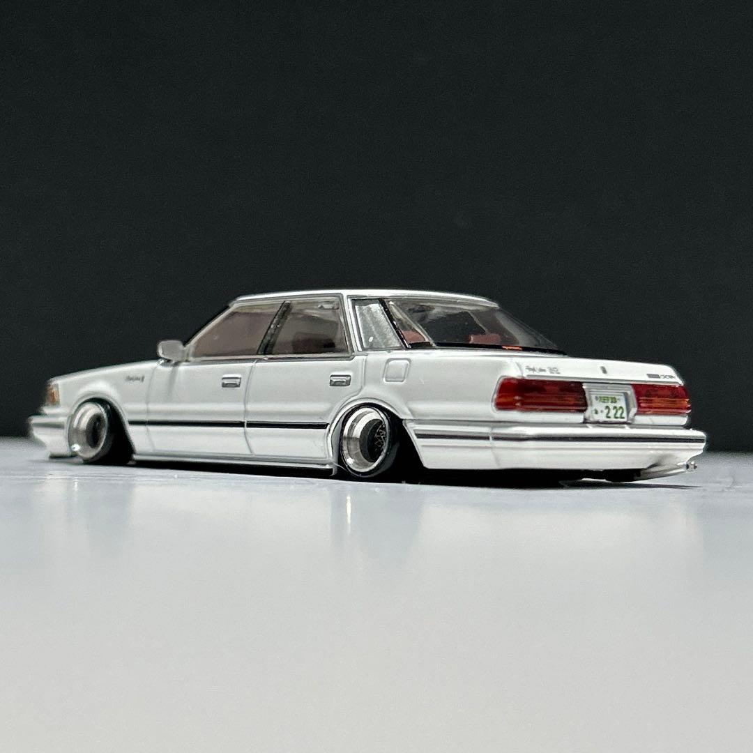 トミカリミテッドヴィンテージネオ　クラウン改