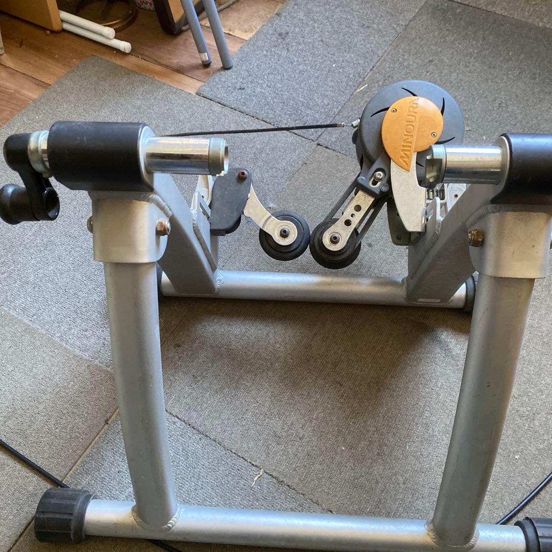 MINOURA HYPERRIM ALU ローラー台