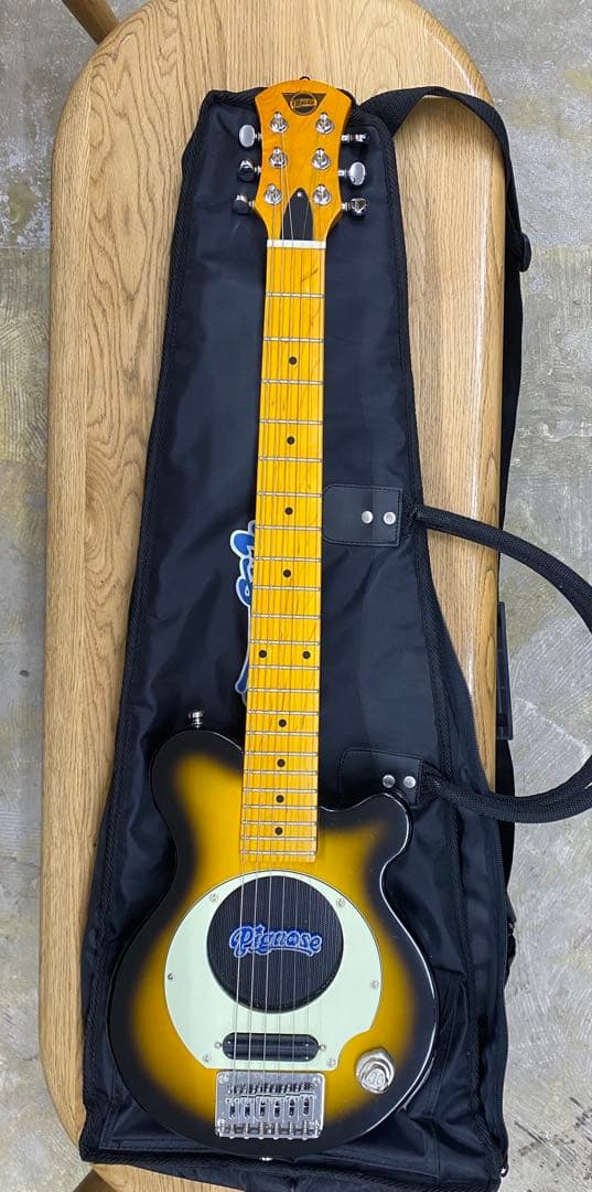 Pignose ピグノーズ エレキギター　ソフトケース付