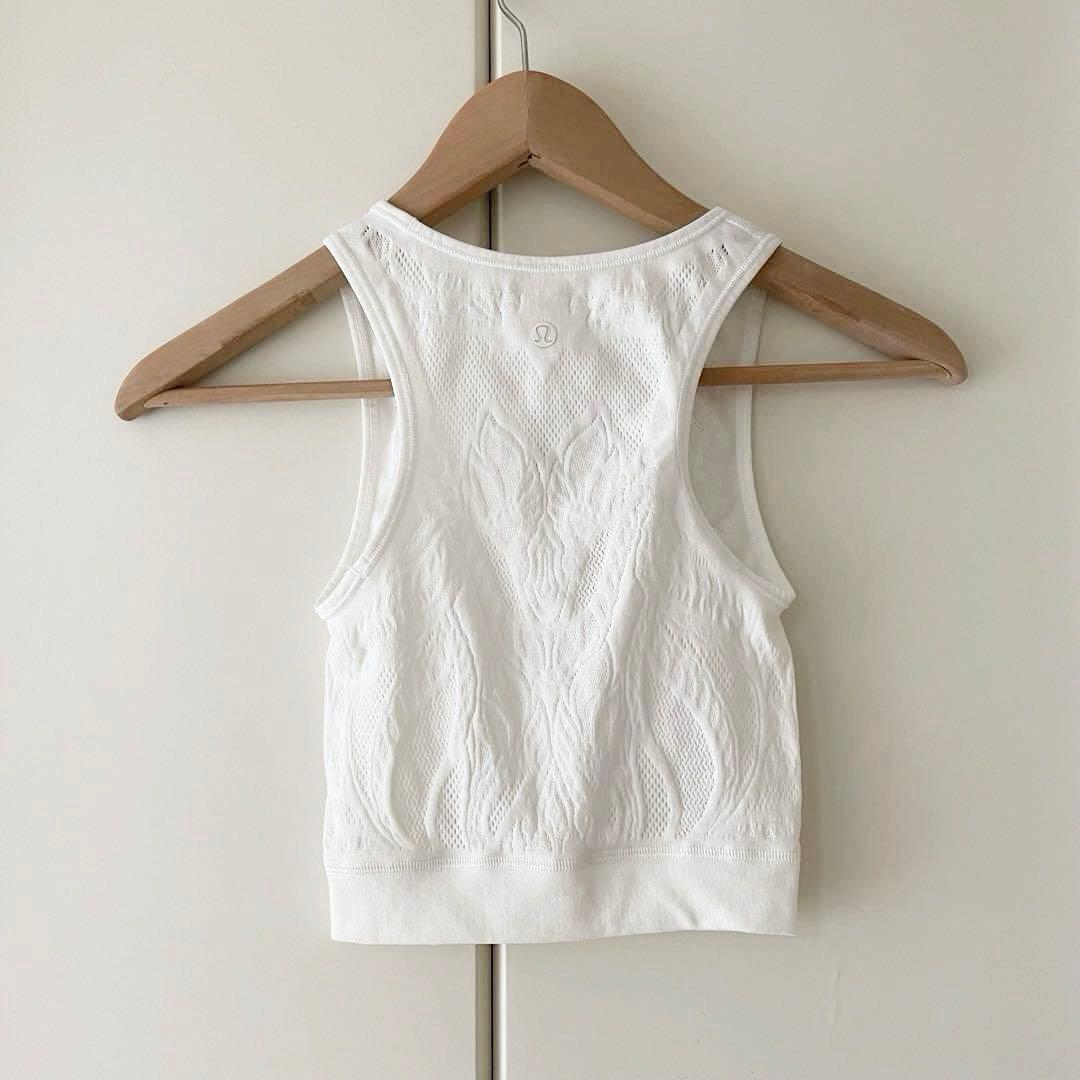 【新品】ルルレモンlululemonヨガトップス　ピラティス　ホワイト2