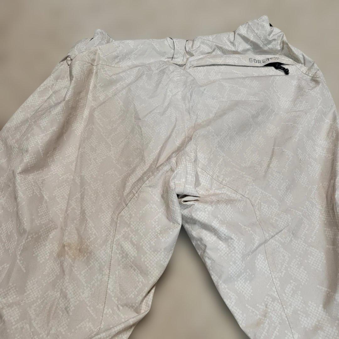 Burton [ak] GORE-TEX スノーボードウェア Lサイズ