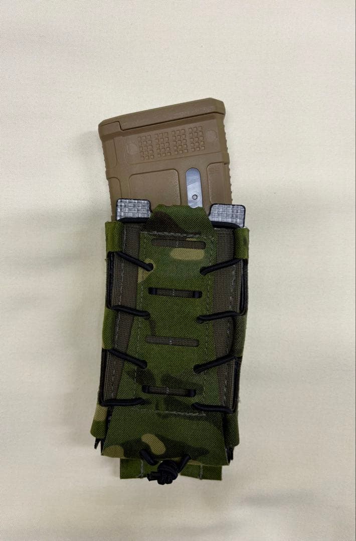 UNOBTAINIUM マガジンポーチ　マルチカムトロピック